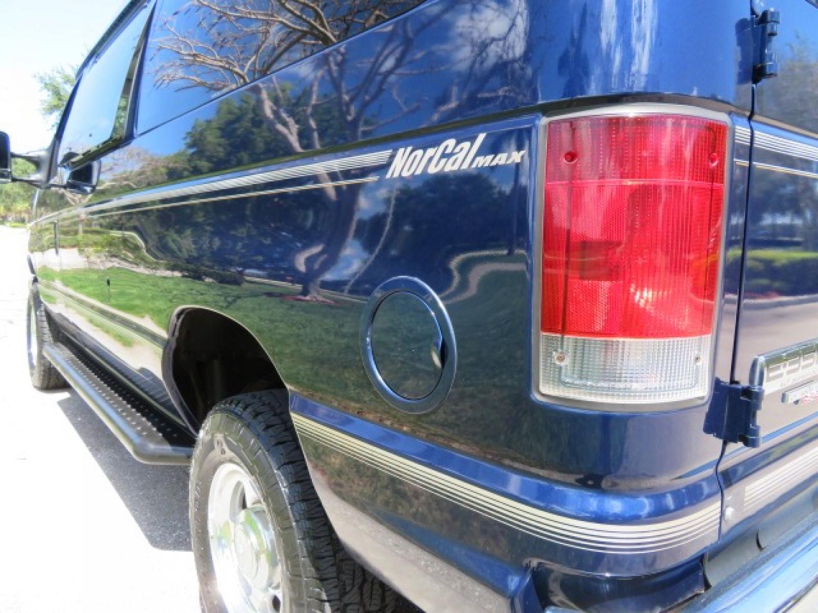 2011 Dark Blue /Gray Ford E-Series Wagon E-350 XLT Super Duty (1FBNE3BS4BD) with an 6.8L V10 SOHC 20V engine, located at 4301 Oak Circle #19, Boca Raton, FL, 33431, (954) 561-2499, 26.388861, -80.084038 - Photo #36